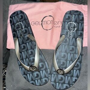 🆕 GelMoment Hair and Nails XL ( size 9-10) women’s Flip Flop NWOT